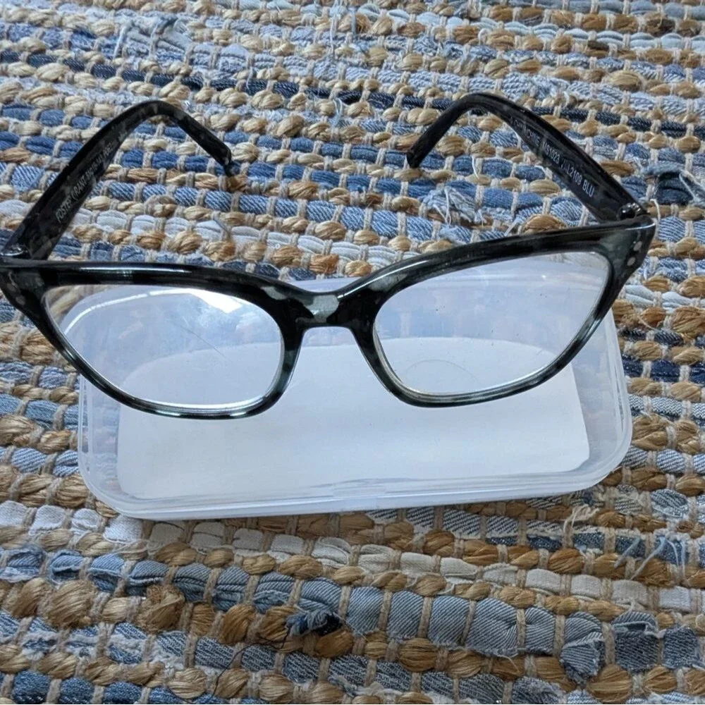 Foster Grant Black & Gray Tortoiseshell Cat Eye Reading Glasses +3.25 Retro Mini